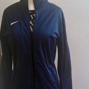 Unisex navy blue Nike jacket. Excellent condition.